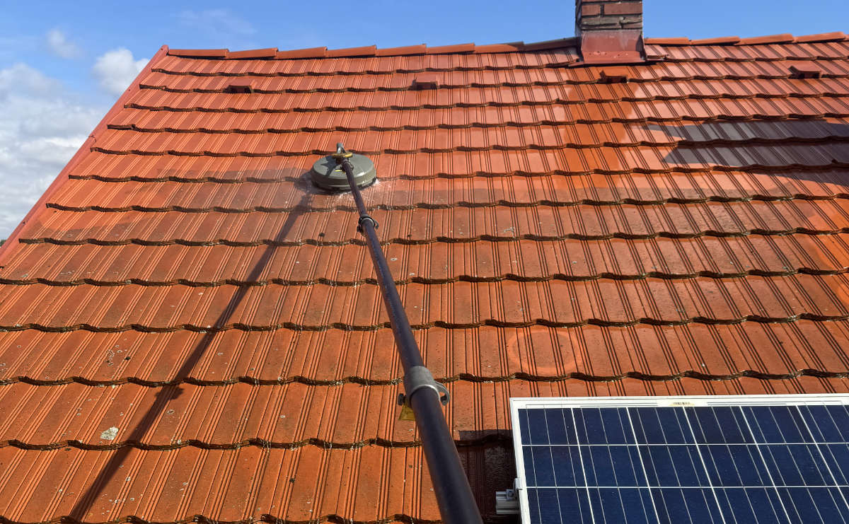 Roof and Facade Cleaning – Prevention Instead of Costly Renovations